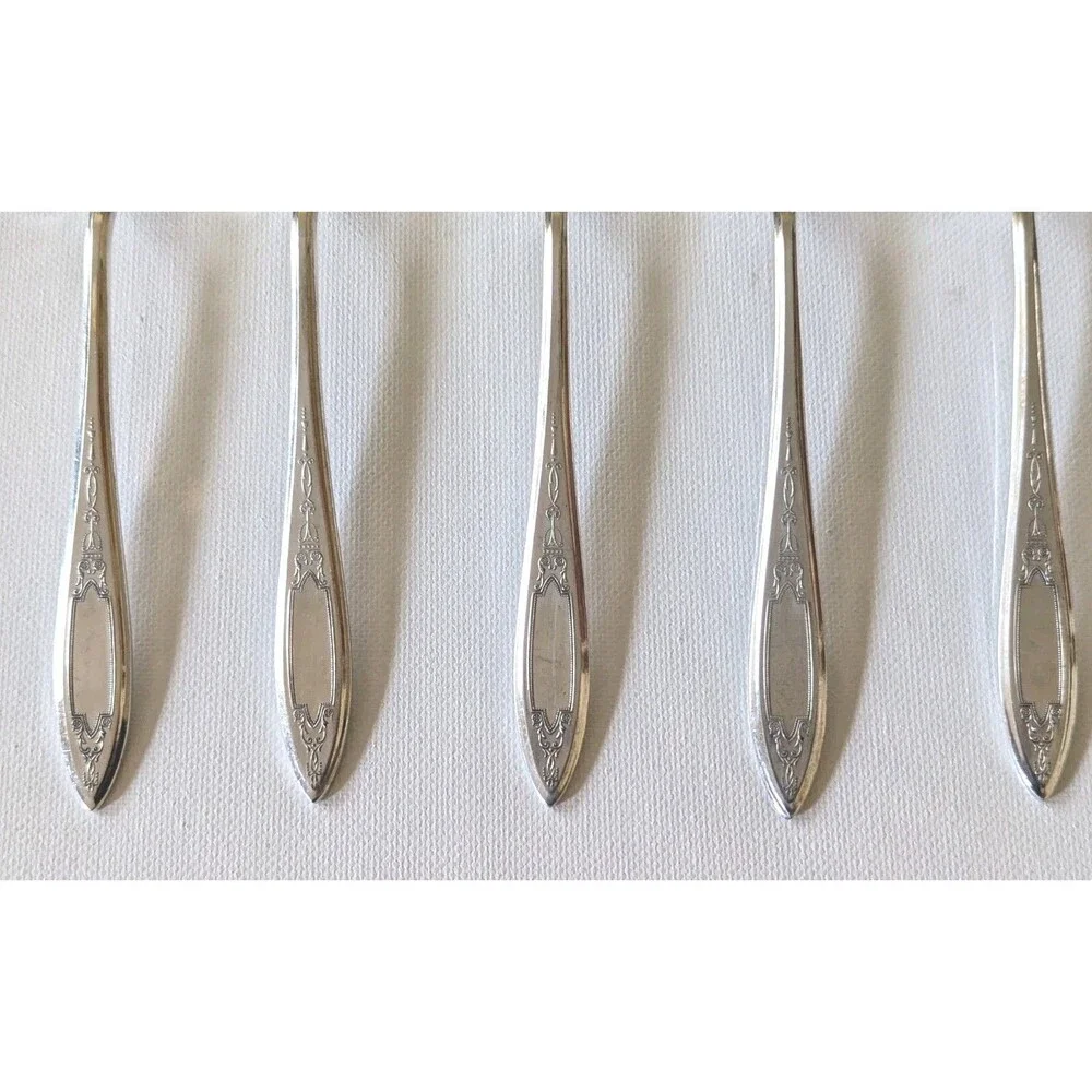 Wm A Rogers AA Oneida LTD set oneida